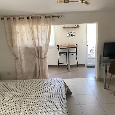 Appartement Dans La Colline Belgentier Exteriér fotografie