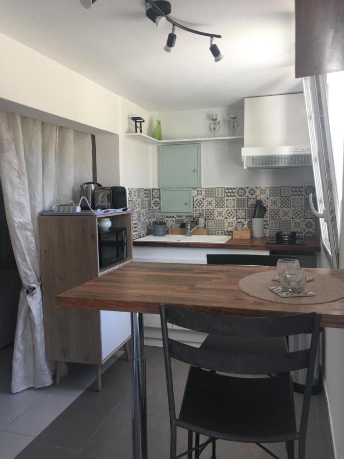Appartement Dans La Colline Belgentier Exteriér fotografie