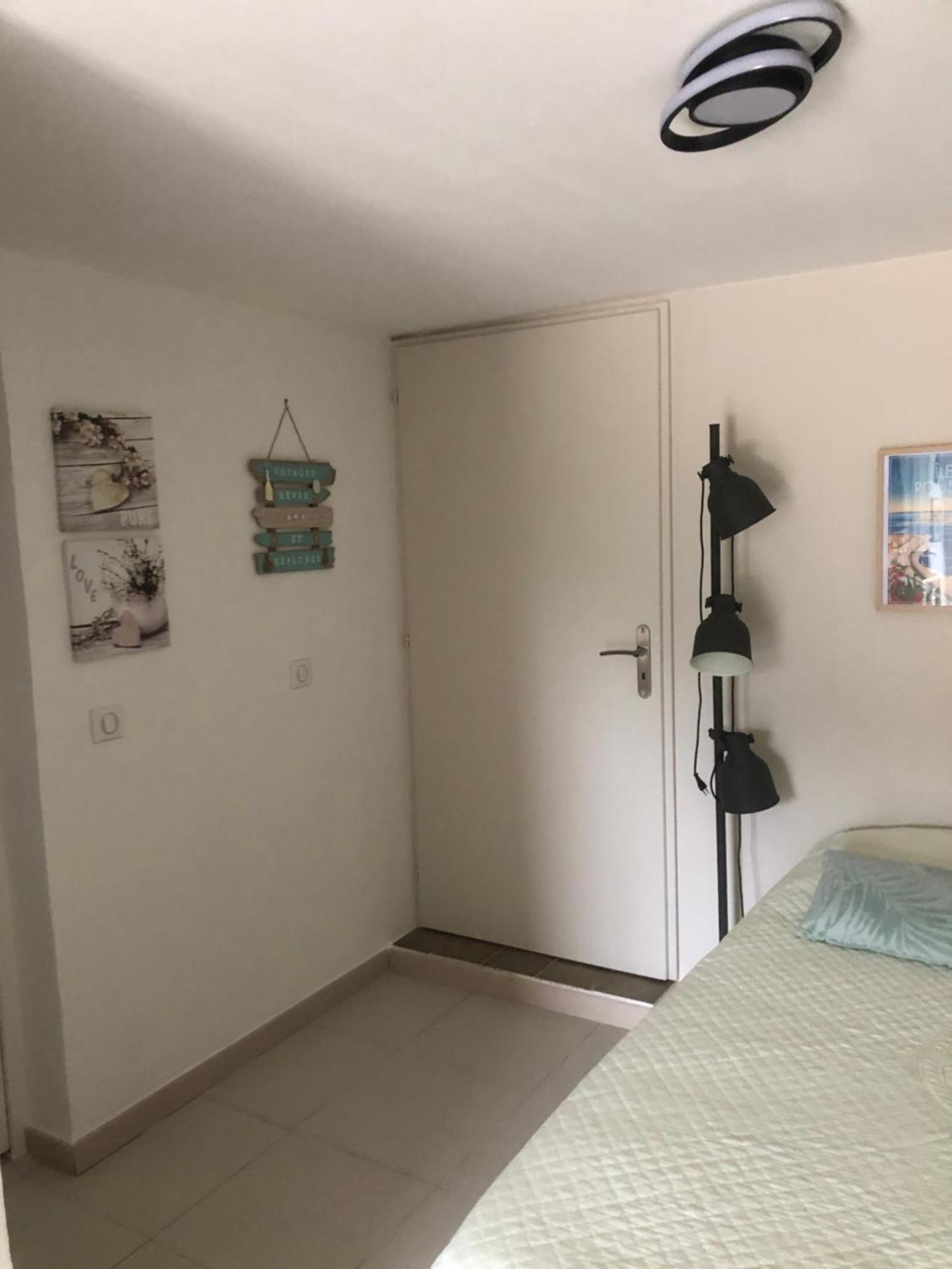Appartement Dans La Colline Belgentier Exteriér fotografie