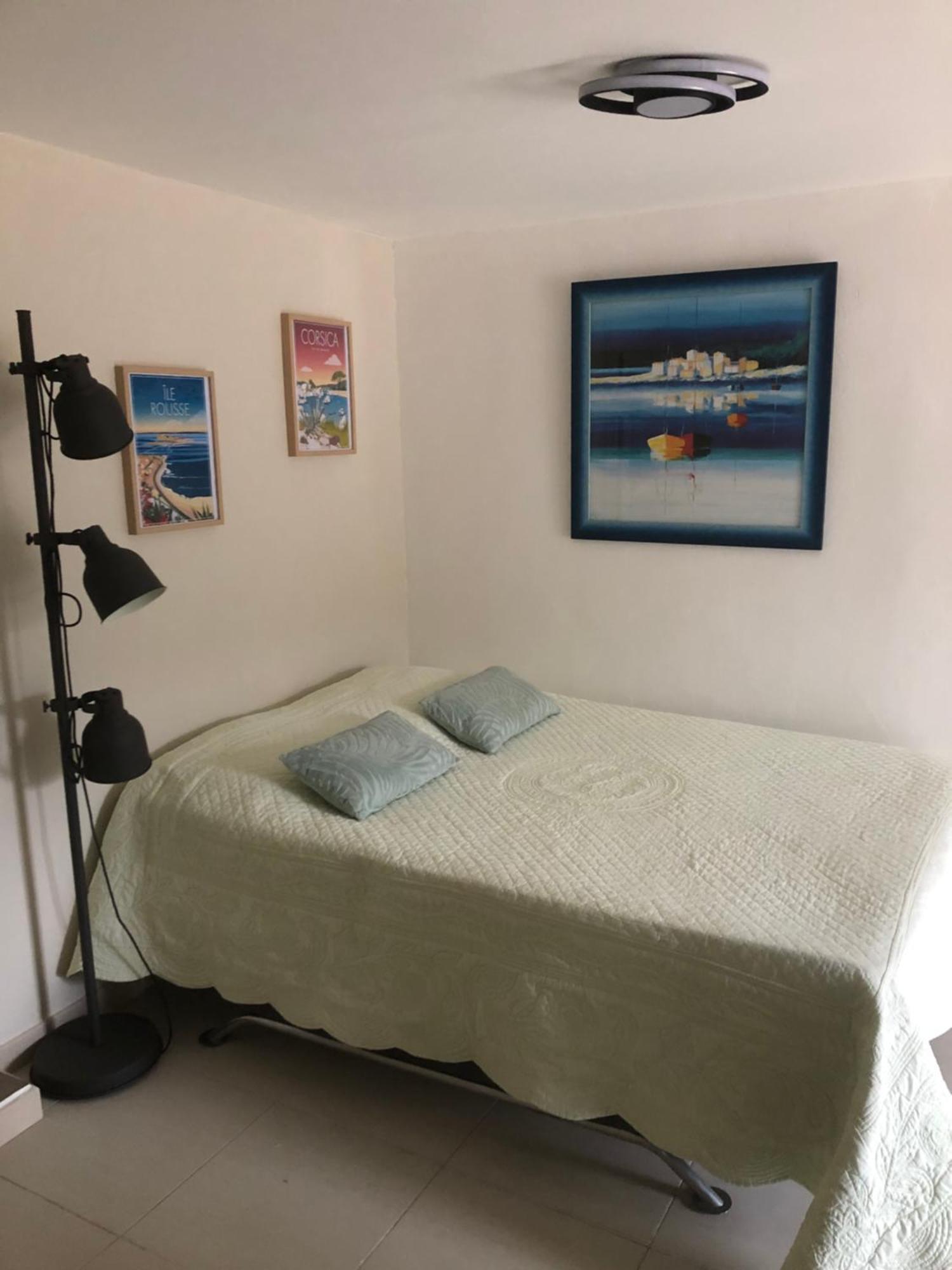 Appartement Dans La Colline Belgentier Exteriér fotografie