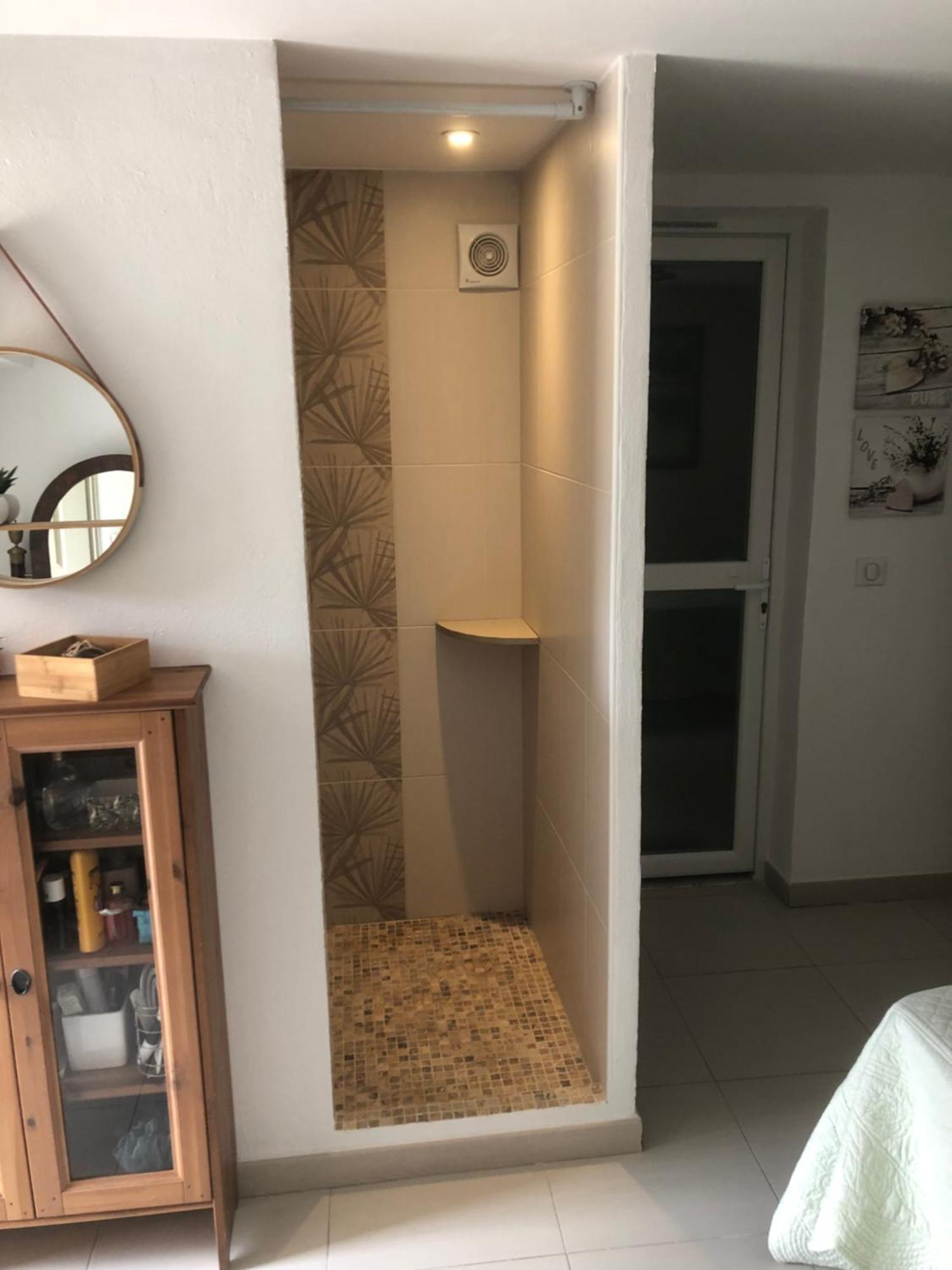 Appartement Dans La Colline Belgentier Exteriér fotografie