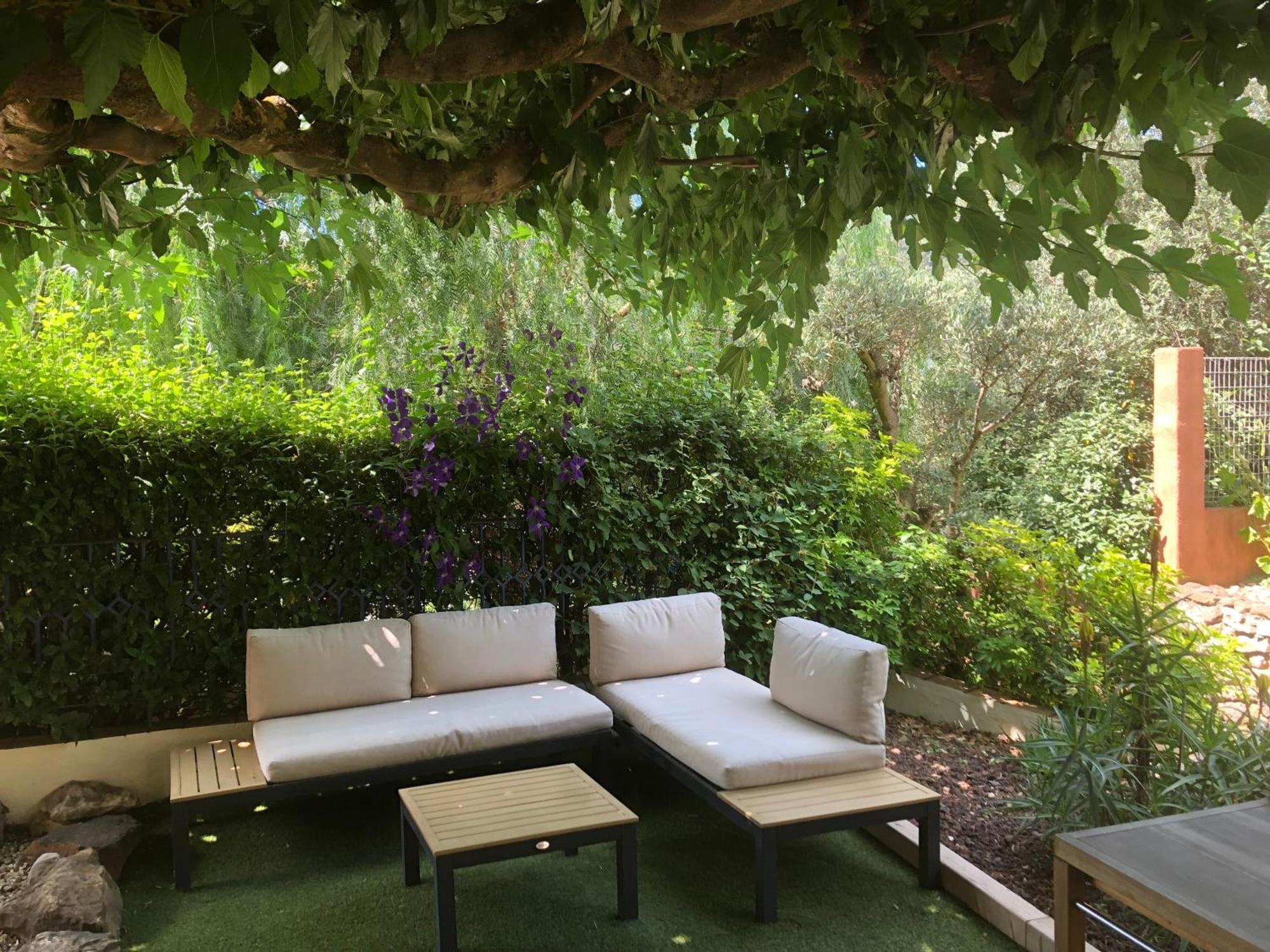 Appartement Dans La Colline Belgentier Exteriér fotografie