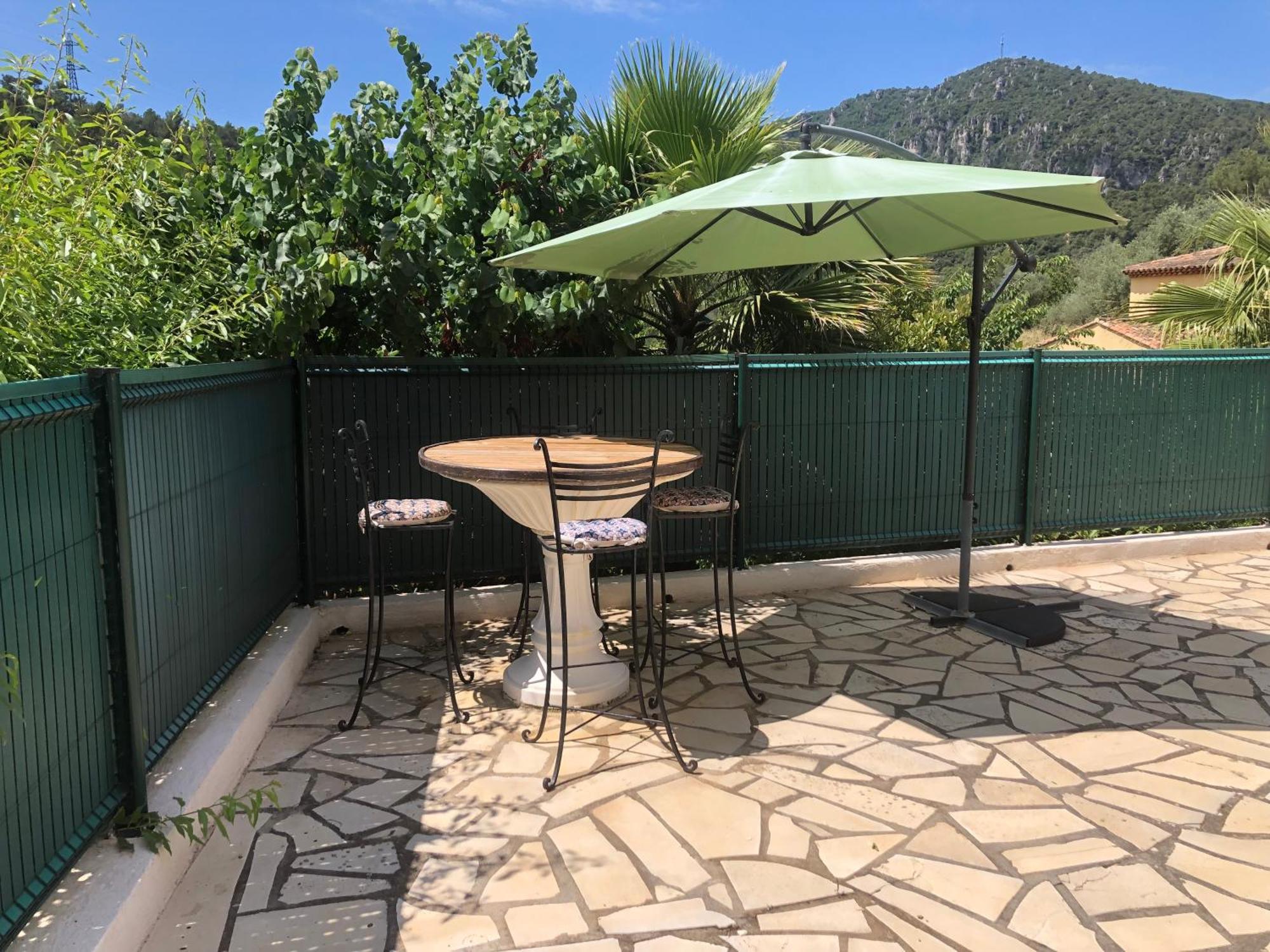Appartement Dans La Colline Belgentier Exteriér fotografie