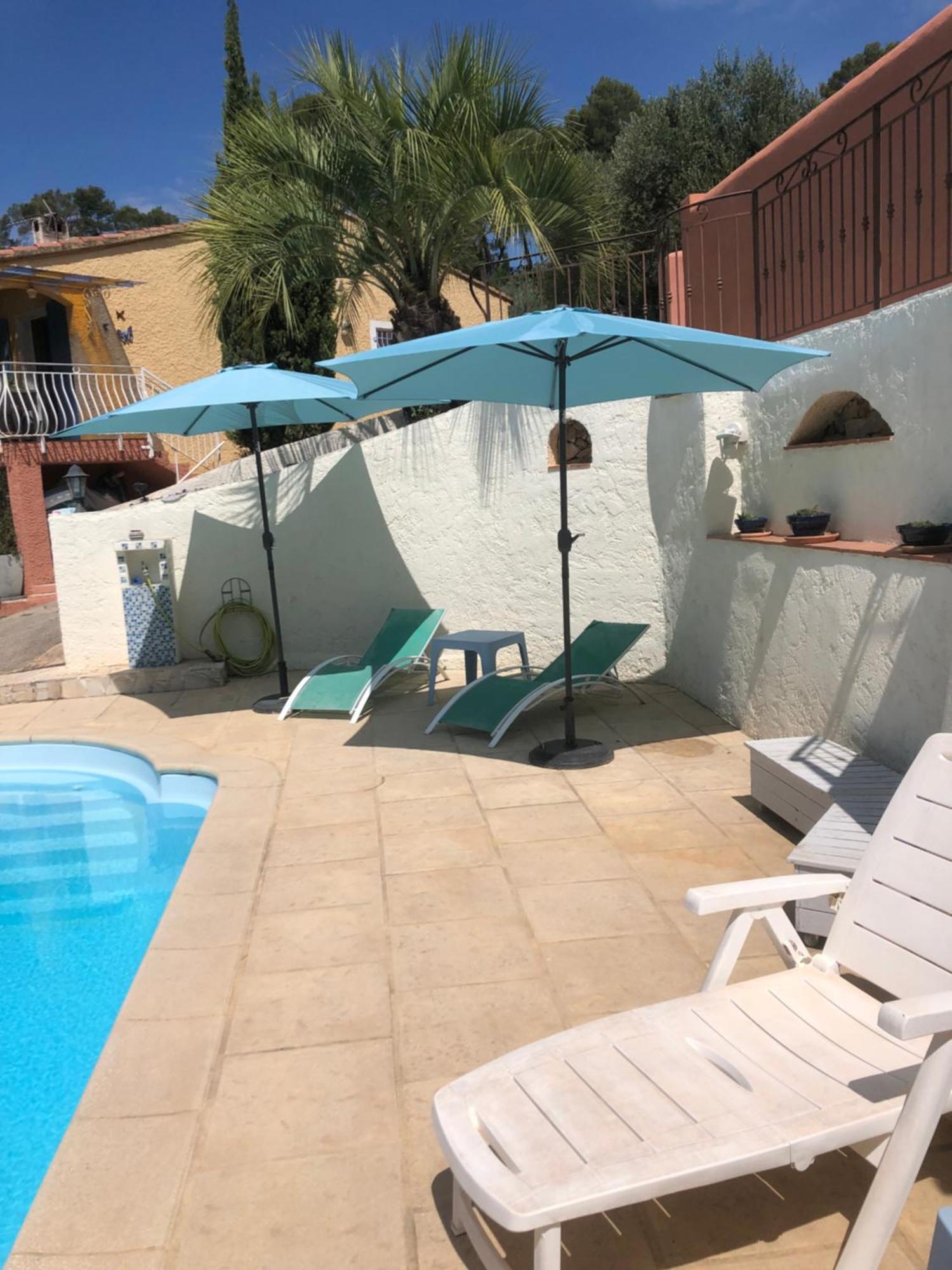 Appartement Dans La Colline Belgentier Exteriér fotografie